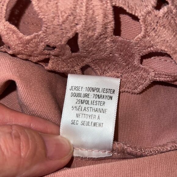 Lord & Taylor Design Lab off the shoulder floral lace Dress - Size M - Picture 9 of 9